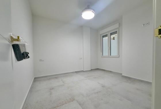 Herverkoop - Appartement / Flat -
Torrevieja - Acequion