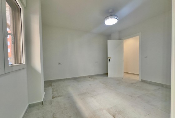 Herverkoop - Appartement / Flat -
Torrevieja - Acequion