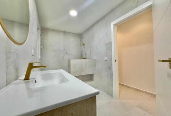 Herverkoop - Appartement / Flat -
Torrevieja - Acequion