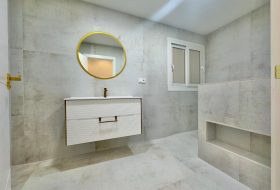 Herverkoop - Appartement / Flat -
Torrevieja - Acequion