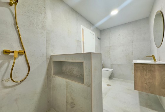 Herverkoop - Appartement / Flat -
Torrevieja - Acequion