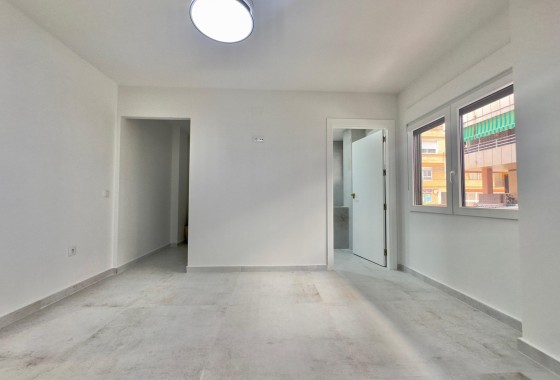 Herverkoop - Appartement / Flat -
Torrevieja - Acequion