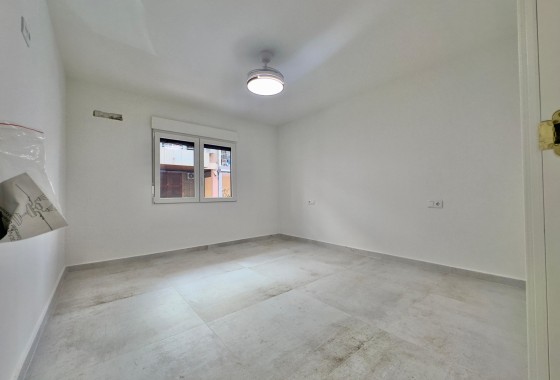 Herverkoop - Appartement / Flat -
Torrevieja - Acequion