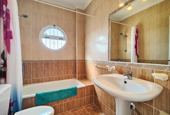 Herverkoop - Stadswoning -
Orihuela Costa - La Florida