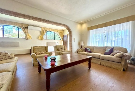 Herverkoop - Vrijstaande Villa -
Orihuela Costa - Aguamarina