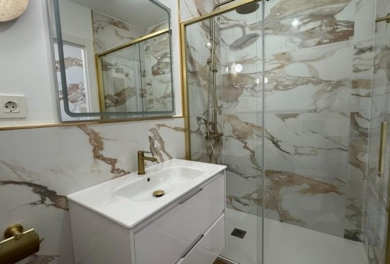 Herverkoop - Appartement / Flat -
Torrevieja - Punta Prima