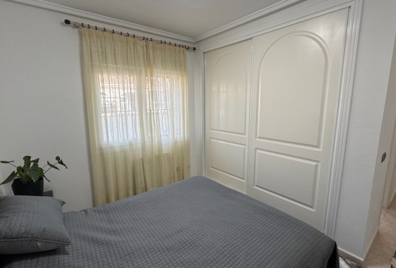 Venta - Chalet Independiente -
Benijofar