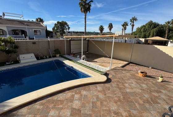 Venta - Chalet Independiente -
Benijofar