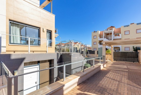 Herverkoop - Vrijstaande Villa -
Orihuela Costa - La Zenia