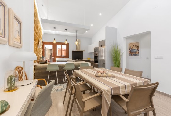 Herverkoop - Vrijstaande Villa -
Orihuela Costa - Punta Prima