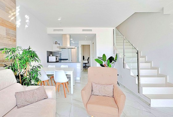 Venta - Casa de pueblo -
Torrevieja - Los Balcones