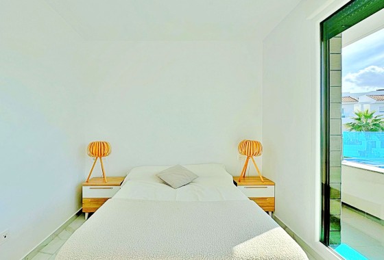 Venta - Casa de pueblo -
Torrevieja - Los Balcones