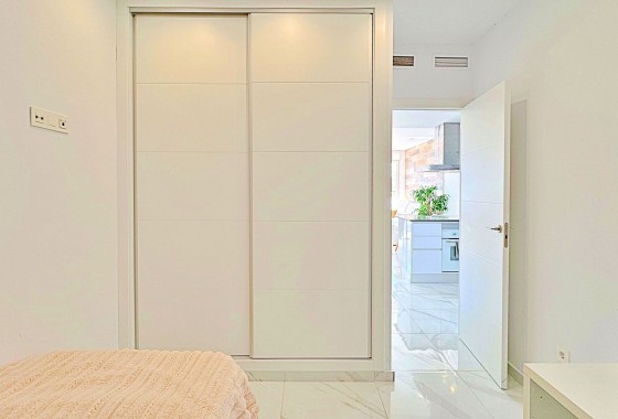 Venta - Casa de pueblo -
Torrevieja - Los Balcones