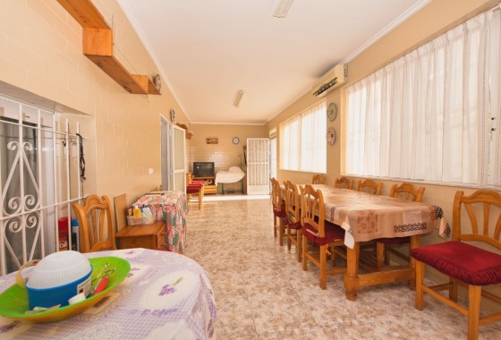 Sprzedaż - Willa wolnostojąca -
Benijofar