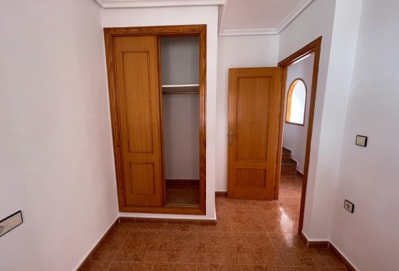 Venta - Casa de pueblo -
Los Montesinos - La Herrada