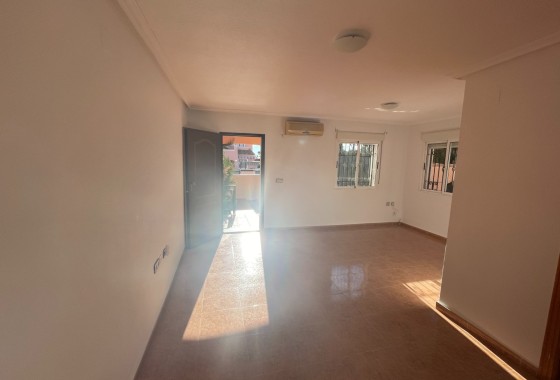 Venta - Casa de pueblo -
Los Montesinos - La Herrada