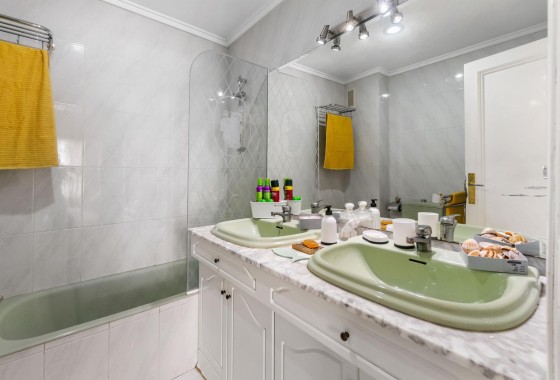Herverkoop - Appartement / Flat -
Torrevieja - Costa Blanca