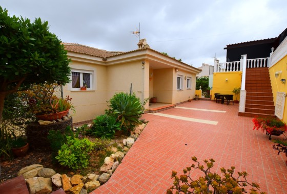 Sale - Detached Villa -
Algorfa - Montemar