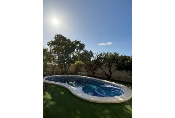 Sprzedaż - Willa wolnostojąca -
Ciudad Quesada