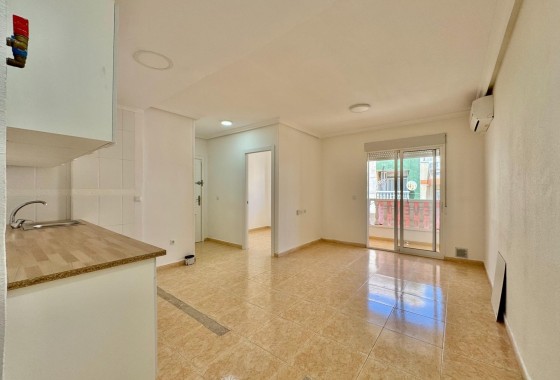 Herverkoop - Appartement / Flat -
Torrevieja - Center