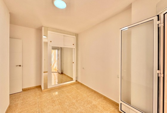Herverkoop - Appartement / Flat -
Torrevieja - Center