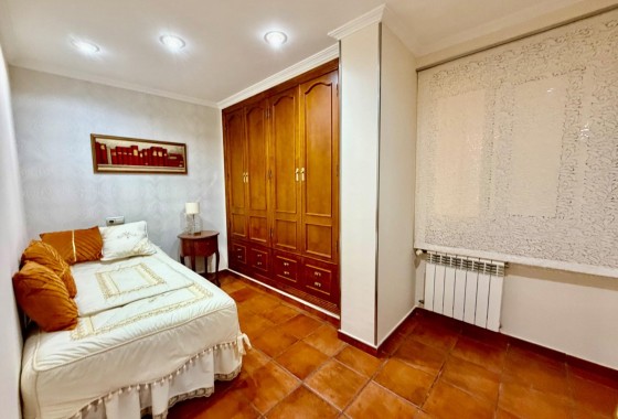 Herverkoop - Halfvrijstaande villa -
Orihuela Costa - La Zenia