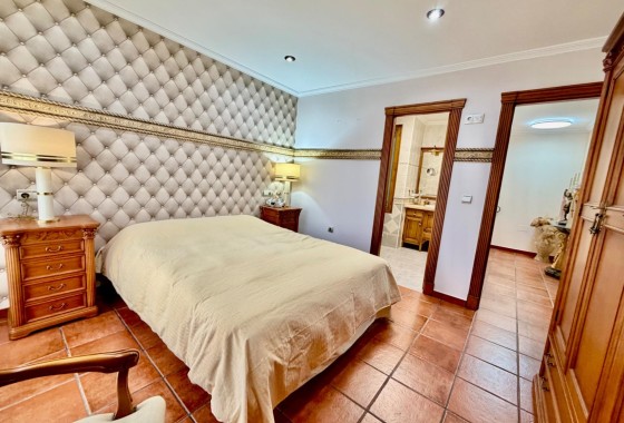 Herverkoop - Halfvrijstaande villa -
Orihuela Costa - La Zenia