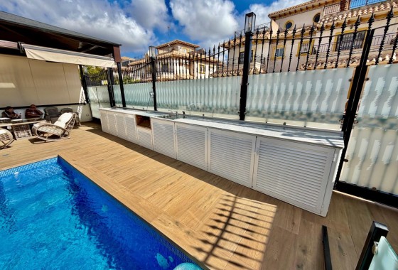Herverkoop - Halfvrijstaande villa -
Orihuela Costa - La Zenia