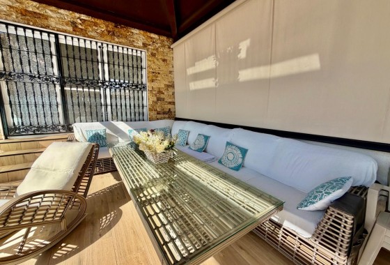 Herverkoop - Halfvrijstaande villa -
Orihuela Costa - La Zenia