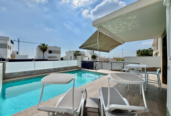 Herverkoop - Vrijstaande Villa -
San Miguel de Salinas - Bellavista