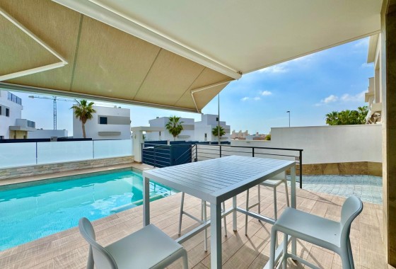 Herverkoop - Vrijstaande Villa -
San Miguel de Salinas - Bellavista