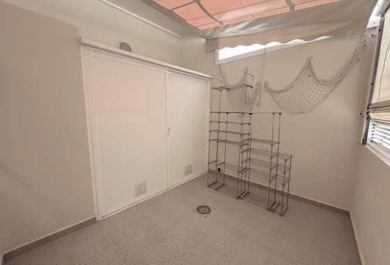 Resale - Wohnung / Appartement -
Torrevieja - La Mata