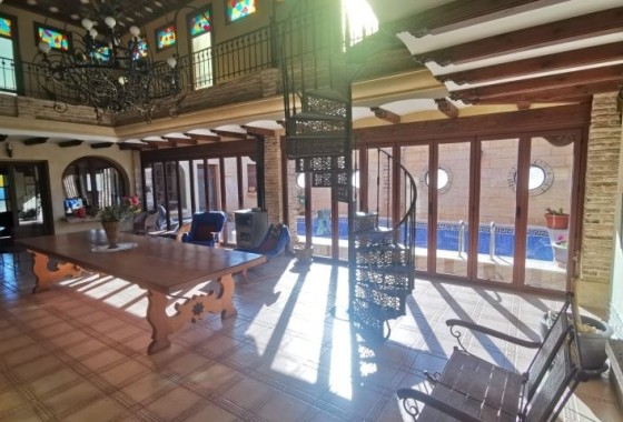 Herverkoop - Vrijstaande Villa -
Orihuela