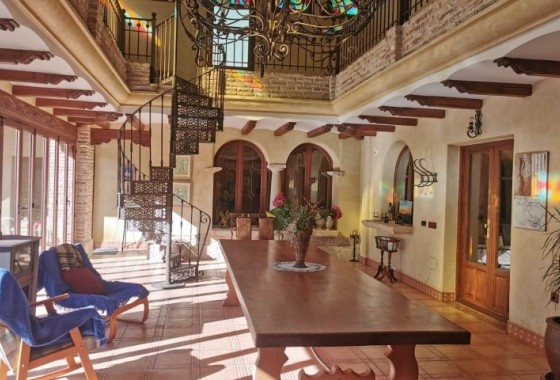 Herverkoop - Vrijstaande Villa -
Orihuela