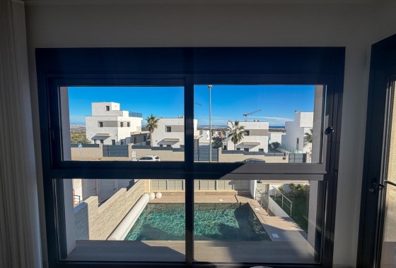 Venta - Chalet Independiente -
San Miguel de Salinas - Bellavista