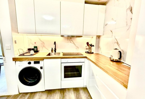 Sprzedaż - Apartament / Mieszkanie -
Torrevieja - La Mata