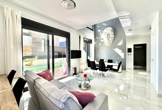 Resale - Freistehende Villa -
Orihuela Costa - Lomas de Cabo Roig