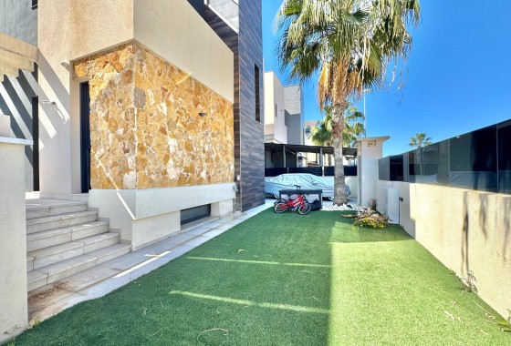 Resale - Freistehende Villa -
Orihuela Costa - Lomas de Cabo Roig