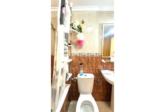 Resale - Wohnung / Appartement -
Torrevieja - Estacion de autobuses