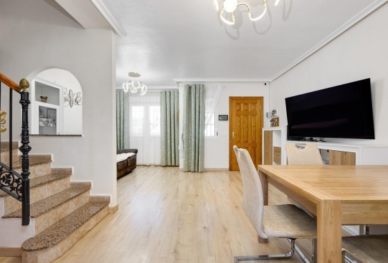 Resale - Stadthaus -
Torrevieja - Aguas Nuevas