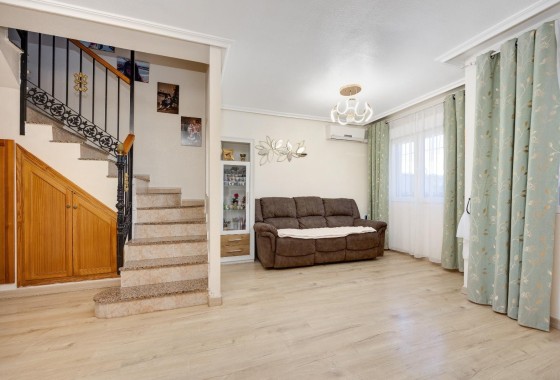Resale - Stadthaus -
Torrevieja - Aguas Nuevas