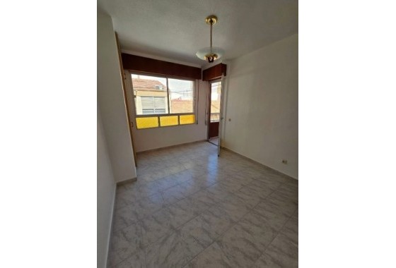Resale - Wohnung / Appartement -
Torrevieja - Costa Blanca