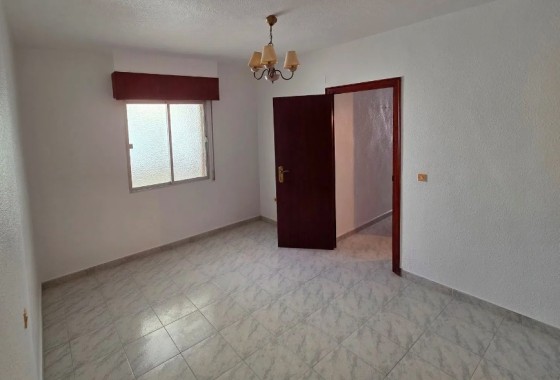 Resale - Wohnung / Appartement -
Torrevieja - Costa Blanca