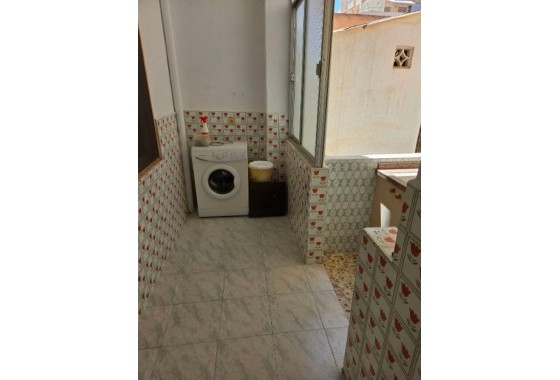 Resale - Wohnung / Appartement -
Torrevieja - Costa Blanca