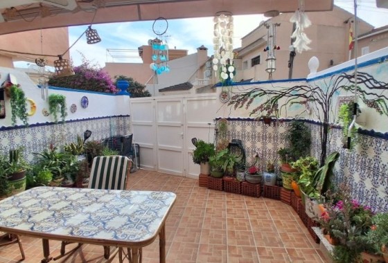 Venta - Apartamento / Piso -
Torrevieja