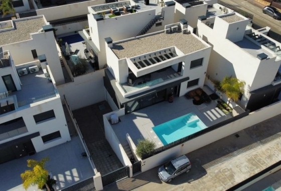 Resale - Freistehende Villa -
Algorfa