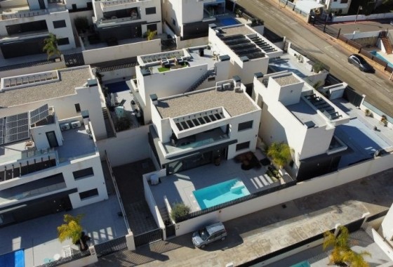 Resale - Freistehende Villa -
Algorfa