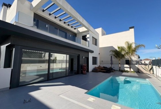 Resale - Freistehende Villa -
Algorfa