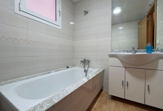 Herverkoop - Appartement / Flat -
Torrevieja