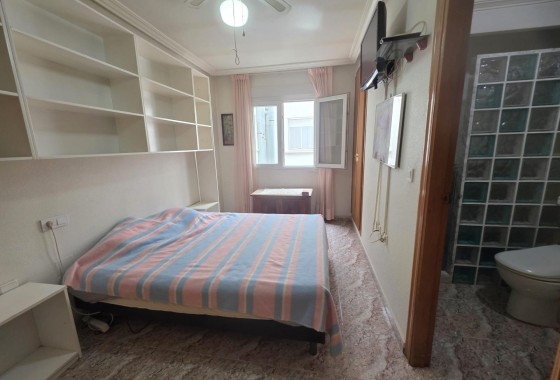 Herverkoop - Appartement / Flat -
Torrevieja - Estacion de autobuses